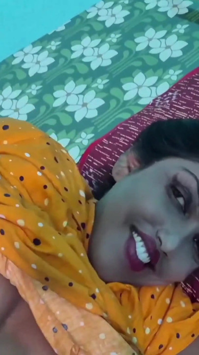 A Village Bhabhi Fucked by a college Student in Her Bed Room with Bengali Audio
