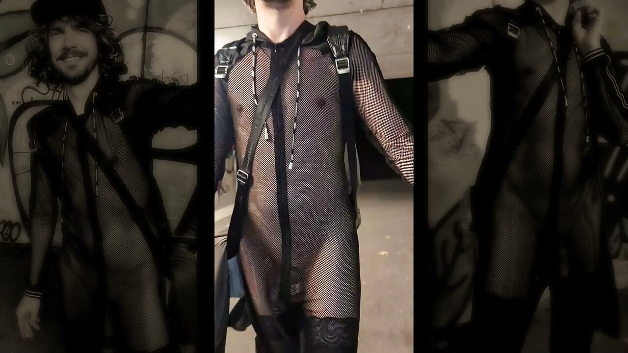 COSTUM DIN PLASĂ NEGRU