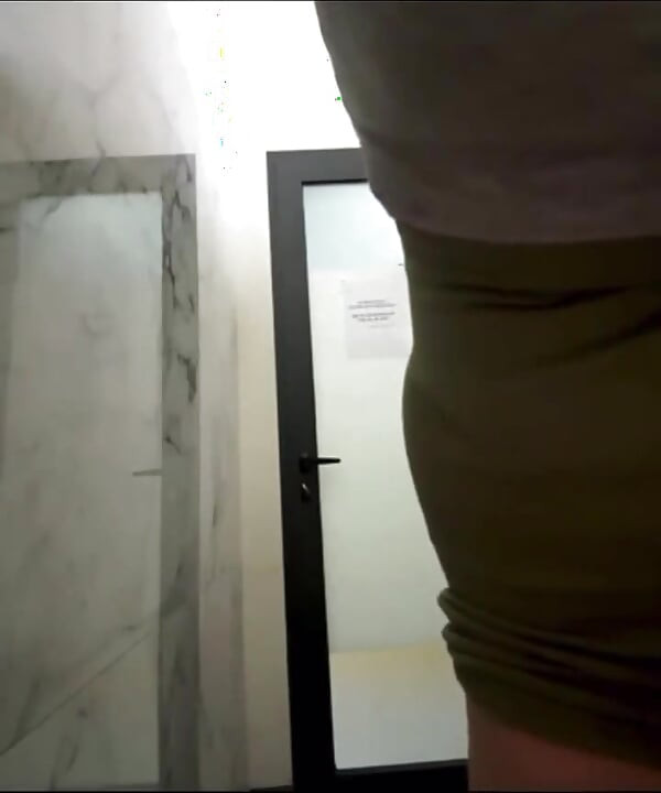 Gym Masturbation: Horny Beauty in the Fit Gym Massages Her Pussy and Squirts on a Bench in the Locker Room