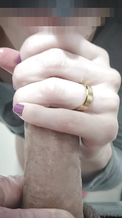 Hotwife sucks cock at a party.
