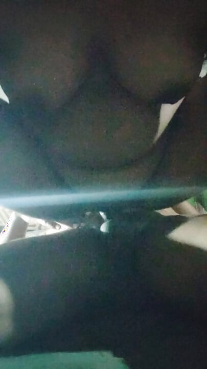 夫と友達の甘いセックス