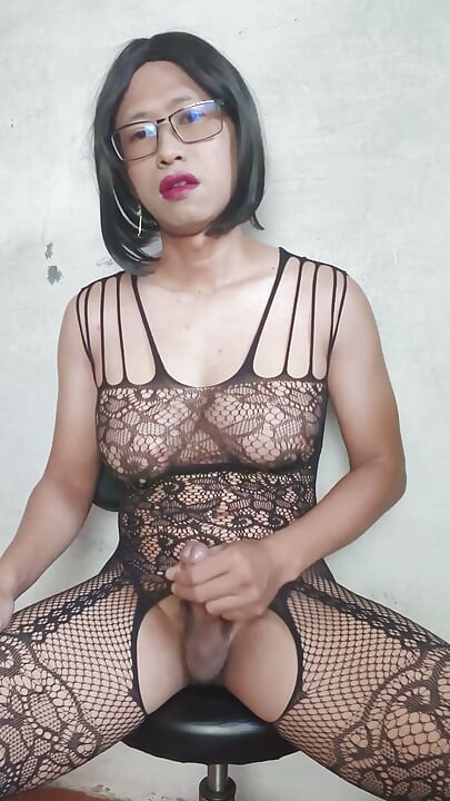 Big Tits Tranny Mitha Zhe Handjobs
