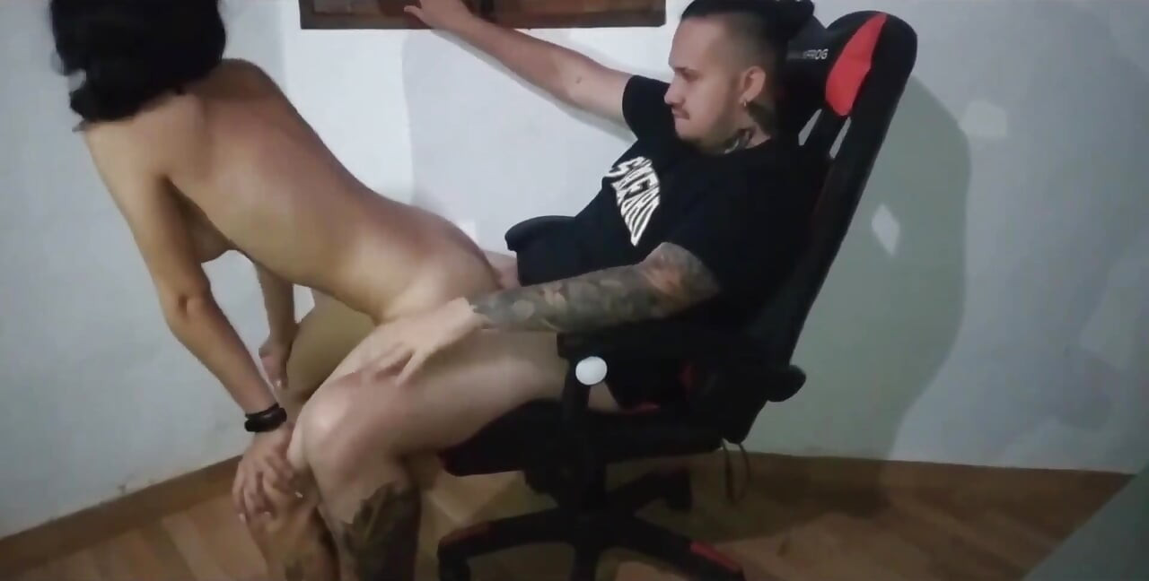 Eski üniversite öğretmenimle sikişiyorum