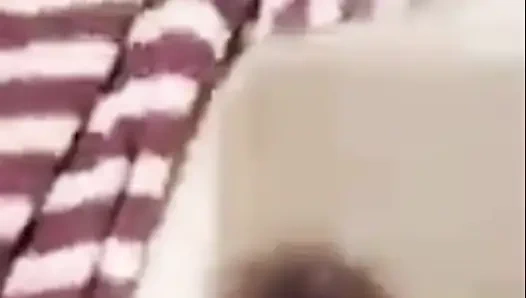 Tante cantik memek tembem berbulu auto sange masturbasi pegang toket