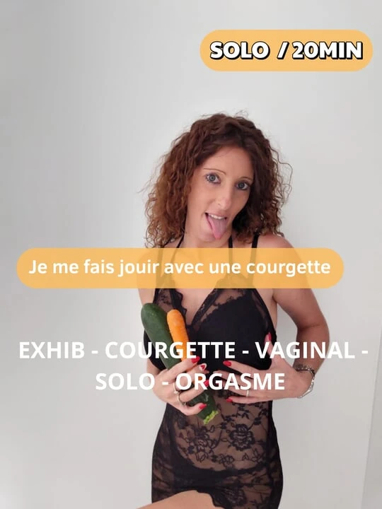 🇫🇷Misschaudexxx, exhibited in a supermarket