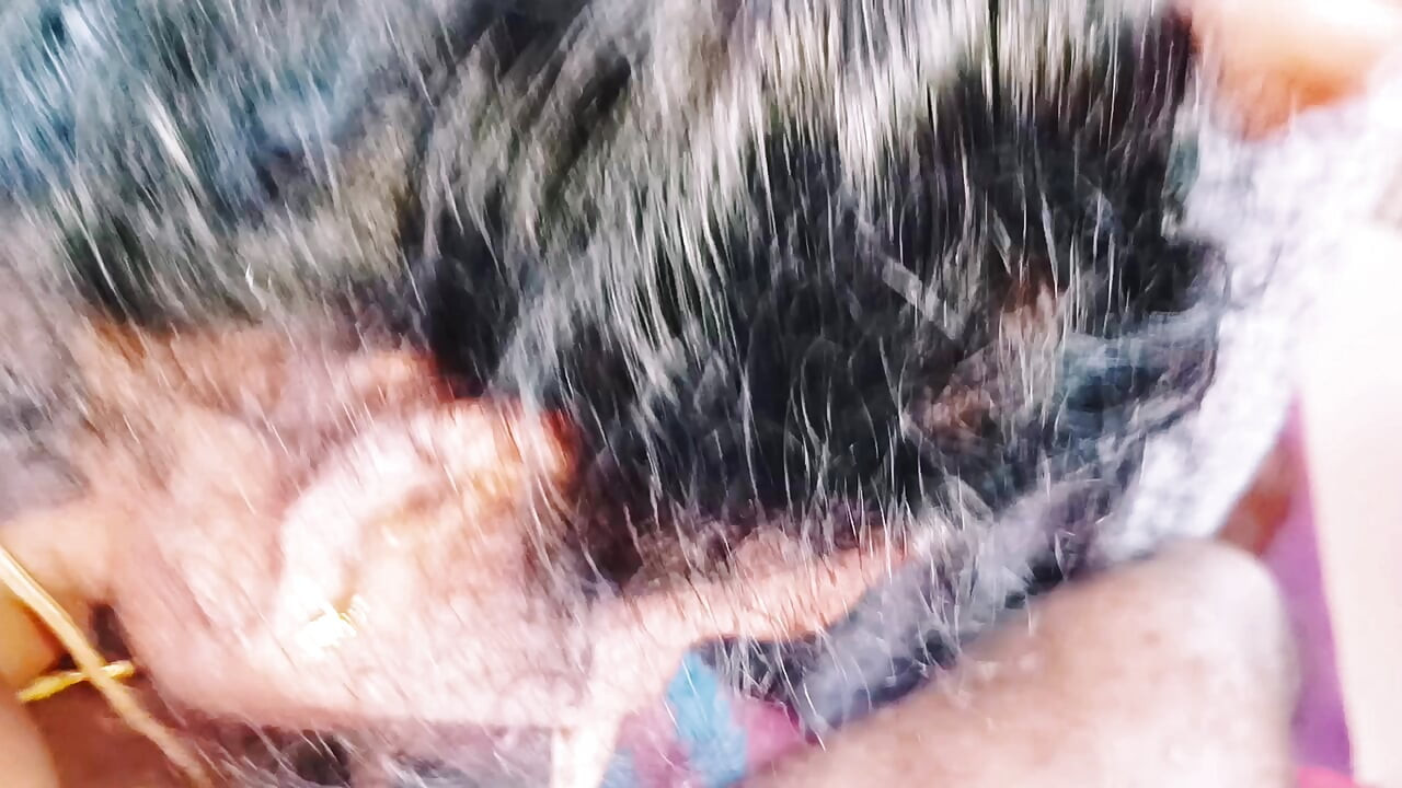 Indische villege dreier. Dorfbildende zimmermädchen-schwestern ficken Grundbesitzer. Telugu dirtytalk.