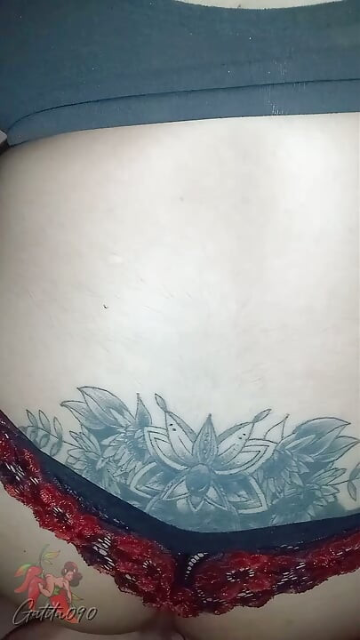 In thong giving the buttocks