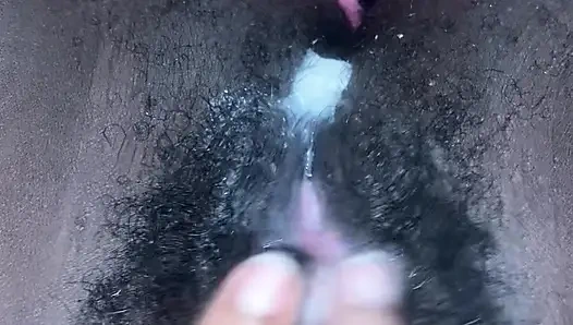 Моя мокрая сливочная волосатая черная киска