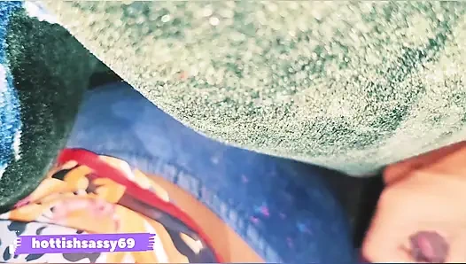 Cewek itu bilang aku nggak bakal muasin memekku pakai tanganmu