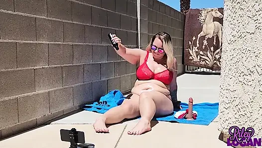 Draußen sonne baden BBW Öl dicke titten und hämmert ihre fleischige muschi