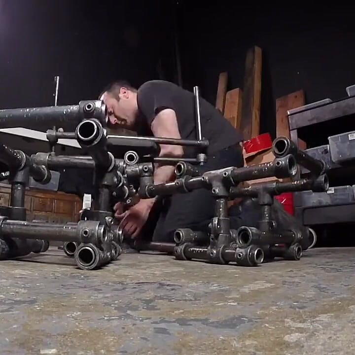 Profundo dentro: bondage de dispositivo. Bastidores