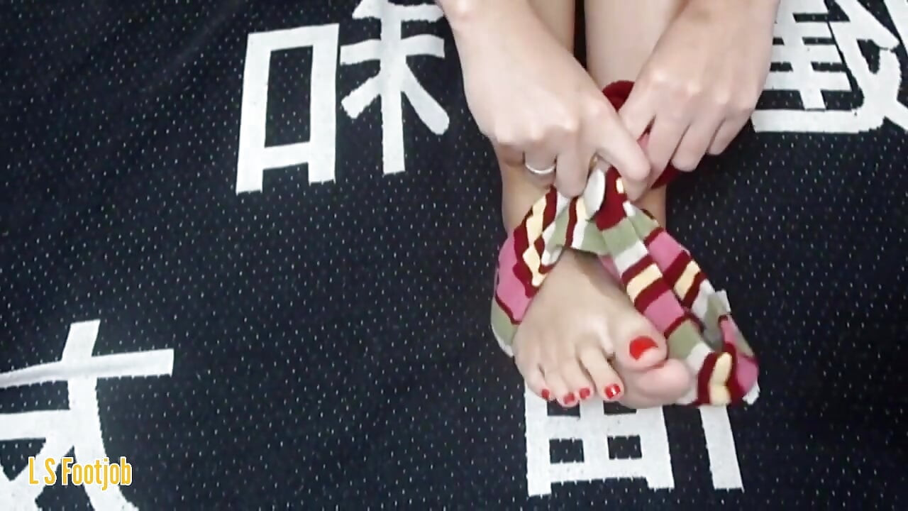 業餘女友在火辣襪子交POV中