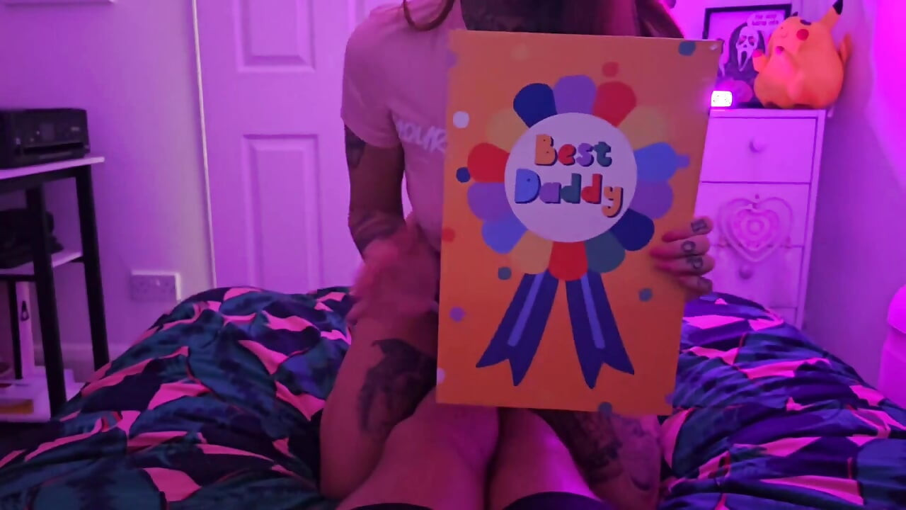 Üvey ddy gününüz kutlu olsun! Bana sürpriz verildi