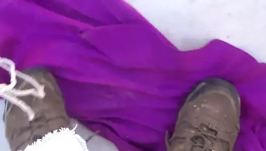 Pembe 4 elbise üzerinde ezmek
