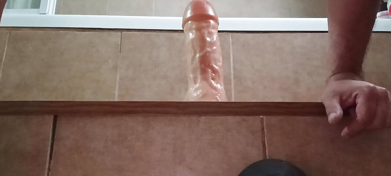 A new acquisition makes its appearance and breaks my pussy