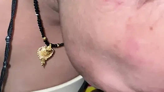 Hot maamy ji ne lund hilate hue dekha