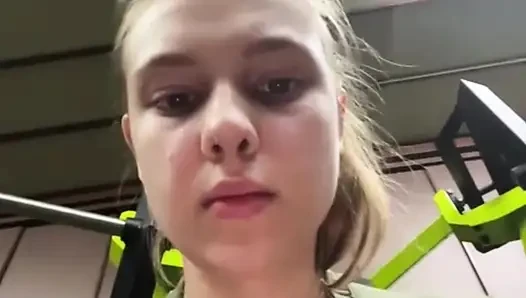 Extreme Squirting in the public gym with jucielussie