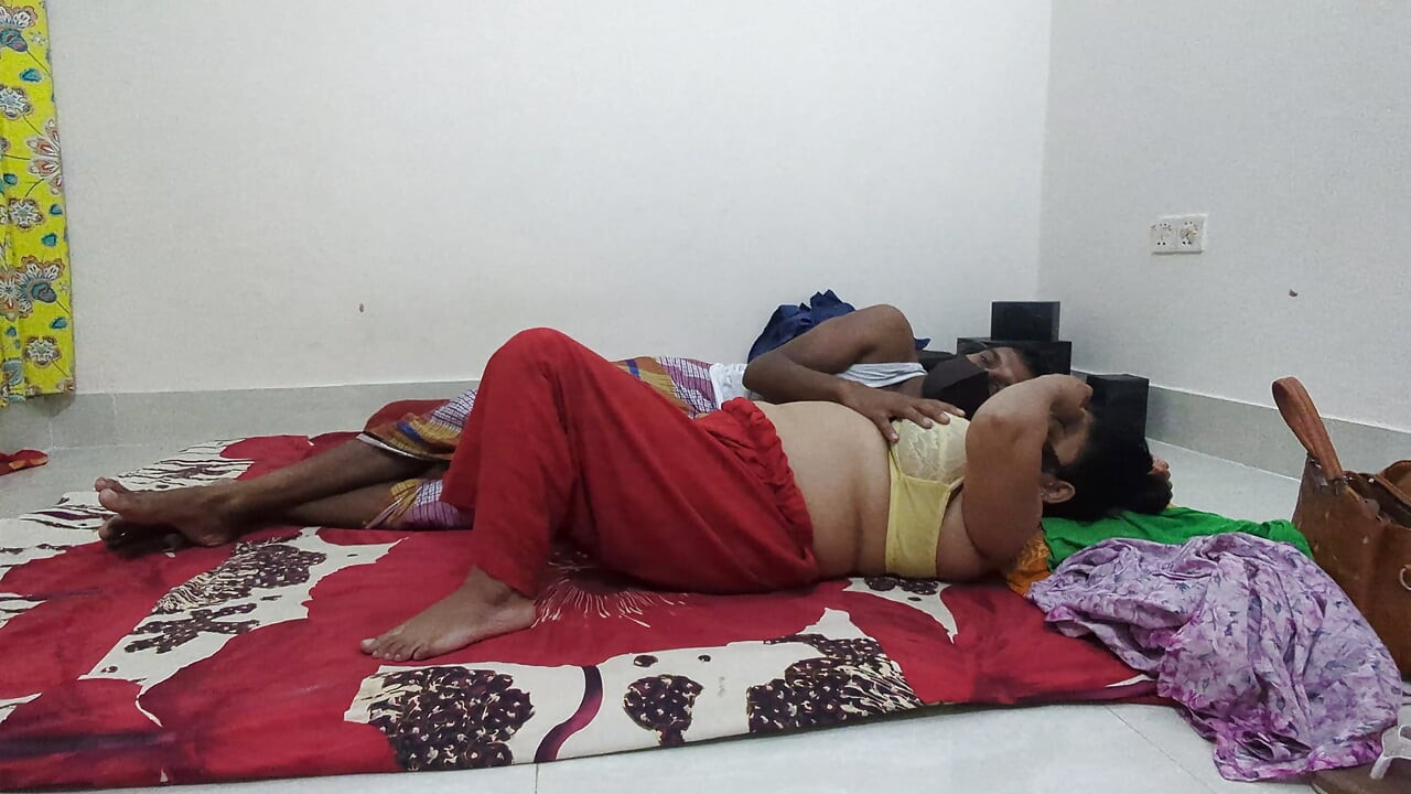 Casal desi real em Singapura)