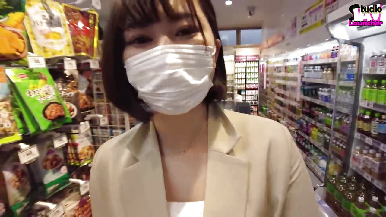 Public Ripple - a Sensitive Cutie Shows Her No-hands Trick on a City Acme Walk Chapter-1