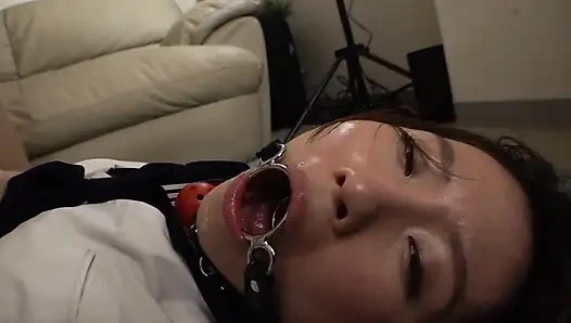 Neon Tokyo Tease, wanita desa pedesaan yang masih segar lagi asik muasin tembus pandangnya.