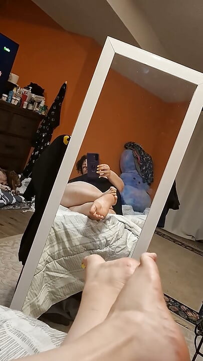 My Sexy Feet Love to Play