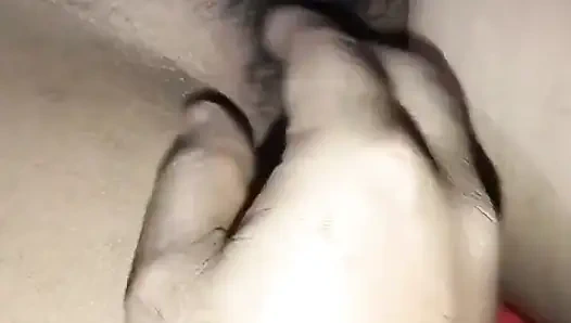 Desi Pooja Bhabhi Apni Chut Massage