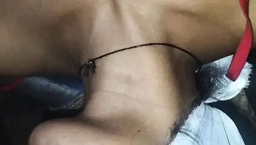 Hintli Köylü Kadın Sert Seksin Tadını Çıkarıyor