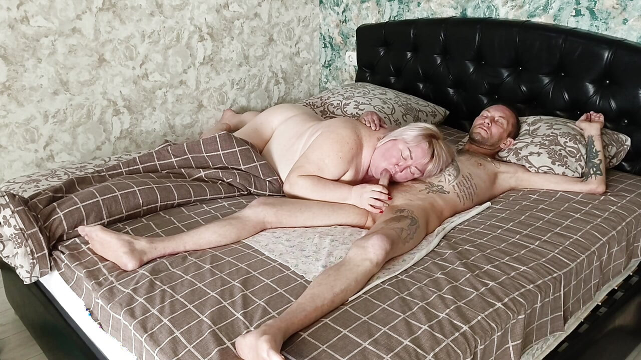 Mother-in-law Came for a Morning Boner, Gave a Blowjob and Got a Mouthful of Cum