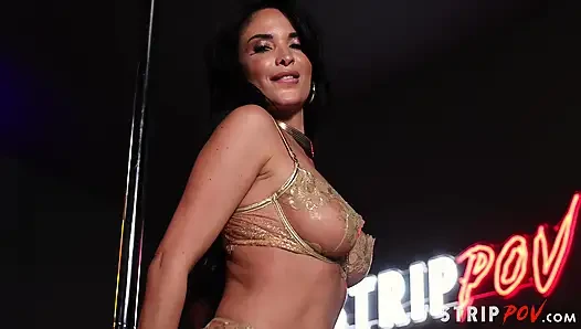 Vollbusige französische bombe anissa kate von bbc zerstört