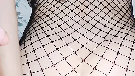 Bakış açısı çoraplı sıska orta yaşlı seksi kadın modeliyle yavaş anal seks