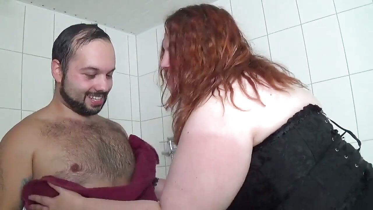 Alemã puta fodida usuário na banheira