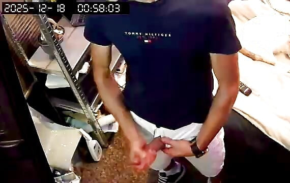 Mike - tháng 12 năm 2025