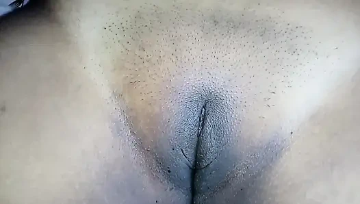 18 yaşında!! Parmak!! İnanılmaz tıraşlı amcık