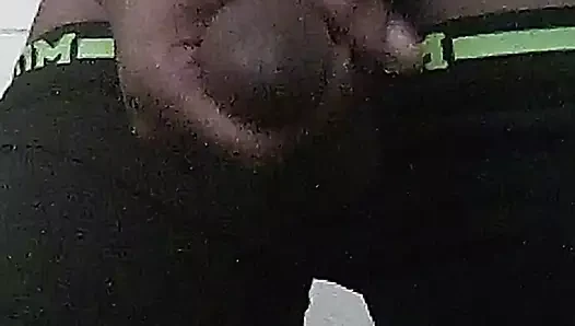 Azgın zenci haydut kalın kesilmiş siyah yarağı büyük zenci yarağıyla sikiyor