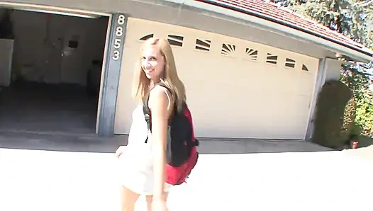 Blonde slut likes it rough