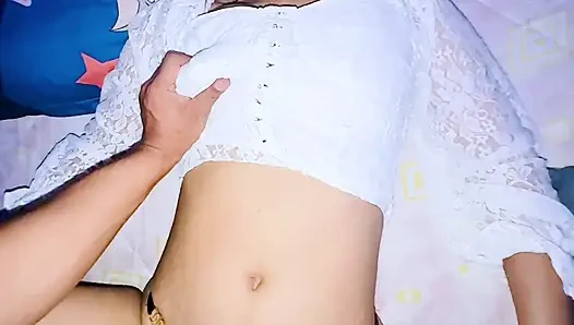 BAŞA ÇıKMASı ÇOK ATEŞLI, EN GÜZEL EVLI KADıNLA BAŞA ÇıKıYOR VE DÖLLENIYOR