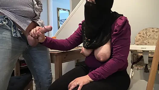 Bir yabancının beni sikmesine izin vermeden önce kocamı küçük düşürüyorum