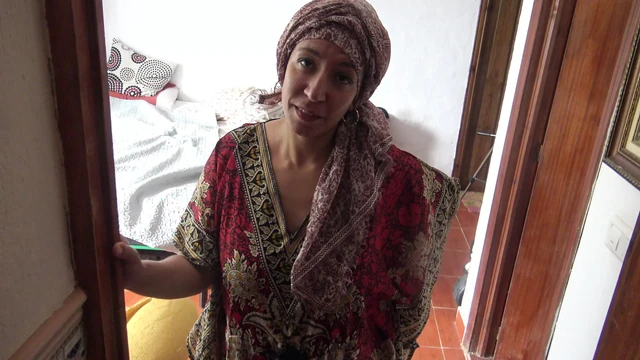 Turkish muslim wife is shocked when american pervert knocks on her door !!!