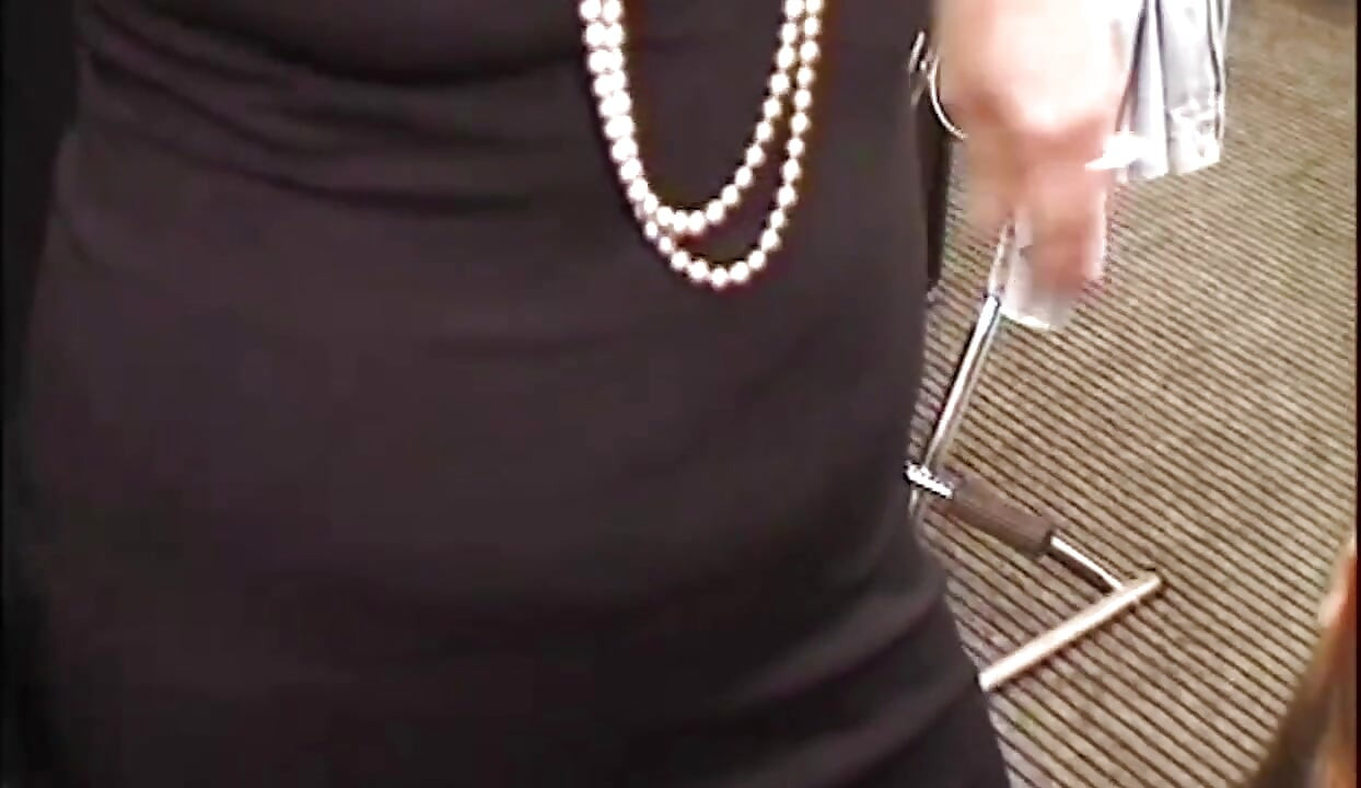 Blonde MILF loves to do blowjobs in the office