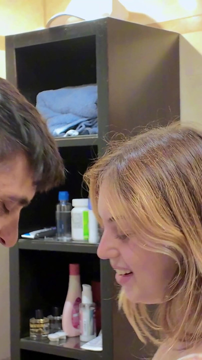 Έβαλα 7 λεπτά συνεχόμενα χωρίς να σερβίρω... Κοίτα πώς η γυναίκα μου καταλήγει να τρέμει στο μπάνιο | Κλιπ 1