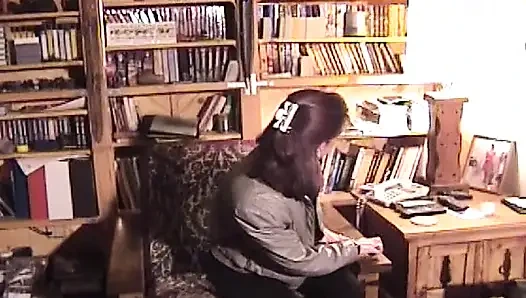 Tante eksotis nggak bisa pergi hari ini tanpa kontol