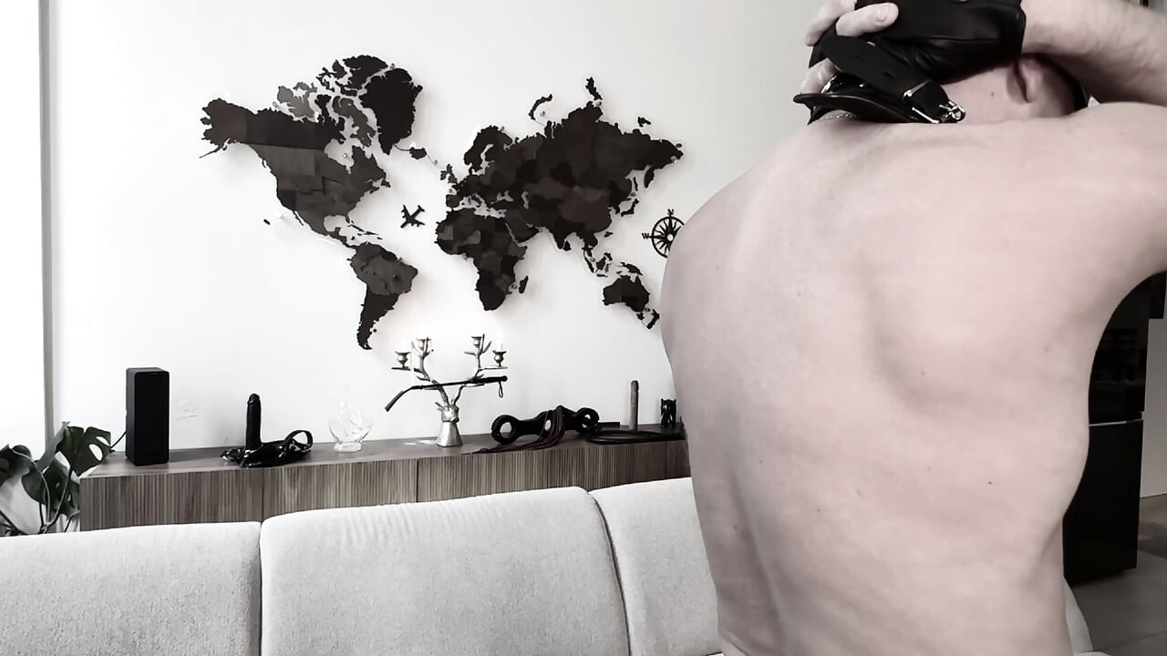 Biciuindu-mi sclavul supus