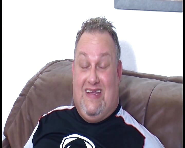 Char logon ki chudaee patni adla badli karne vale aur bare stnon vali mahilaon ki adla-badli karti hai