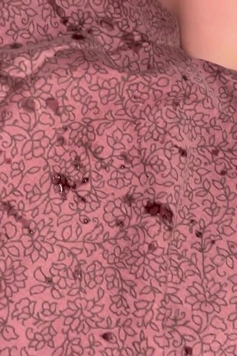Small gift I masturbate and squirt for you