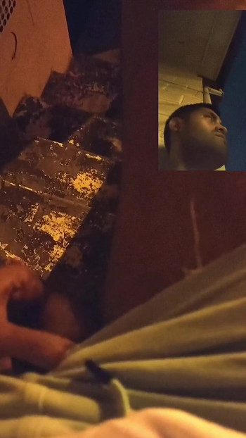 在户外撸管, 我已经很久没做过了, 我很紧张