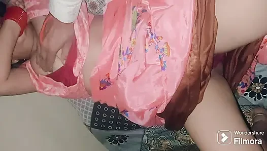 Chuddakad evli kadın priya ebeveynlerinin evinde Müslüman arkadaşının penisini emiyor, tam yüz videosu sert ıslak emiyor dölleme