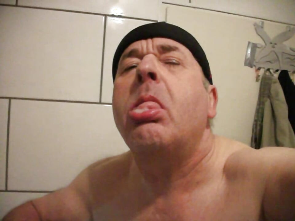 Sperm 3 thick Loads squirted and licked up with Claus Noord