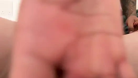 Ayahku kalah taruhan kalau memek perawanku yang masih 18 tahun harus dipake sama teman kantor pria kulit hitamnya yang lebih tua