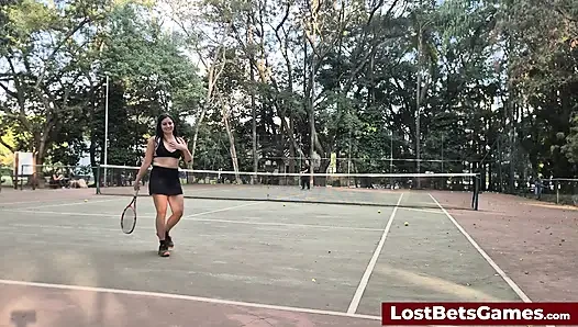 Rafaela and Igor are taking their Strip Tennis match outside