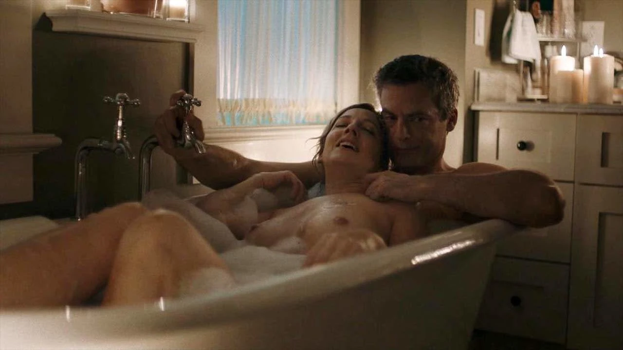 Judy Greer bertelanjang atas dari 'berkongkek' pada scandalplanet.com